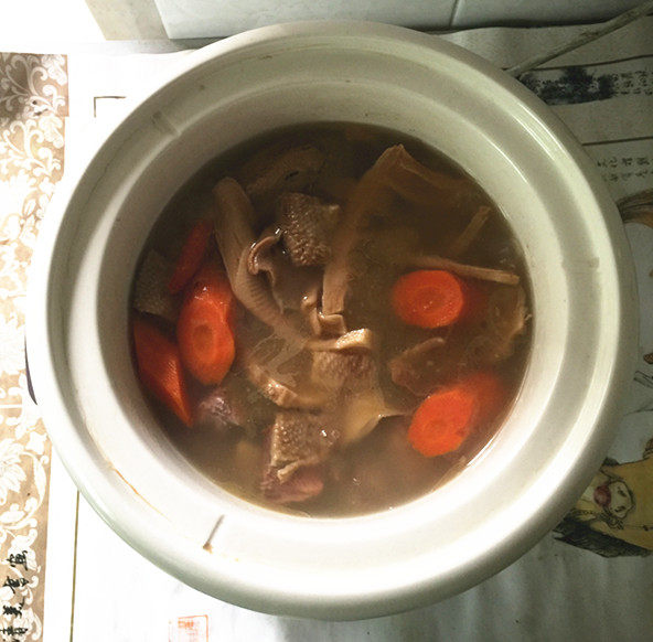 腊鸭煲笋干汤步骤12