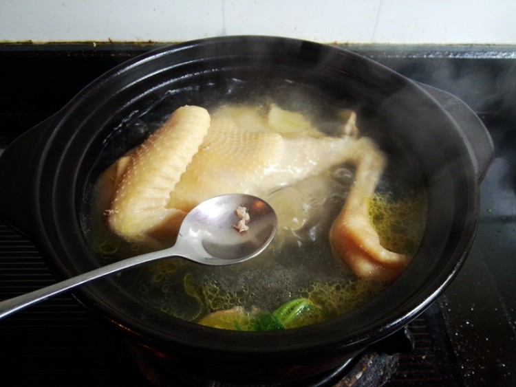 野笋干炖鸡步骤6