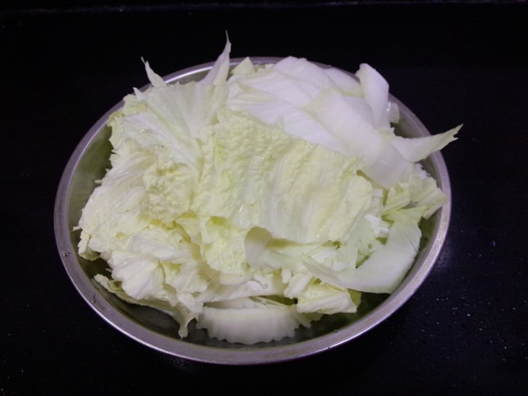 炸肉皮煮白菜步骤3