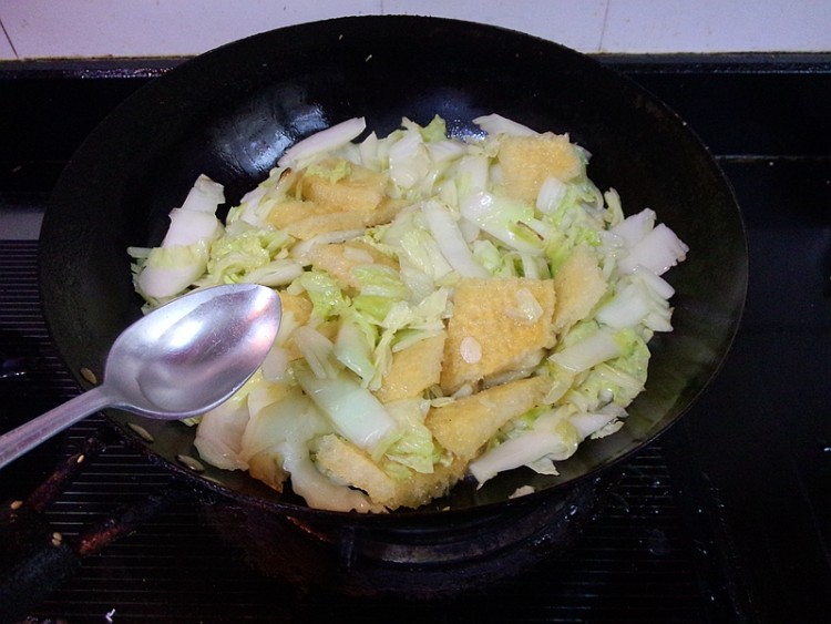 炸肉皮煮白菜步骤7