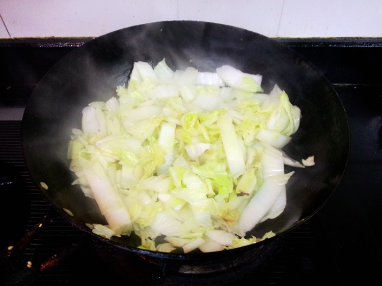 炸肉皮煮白菜步骤5