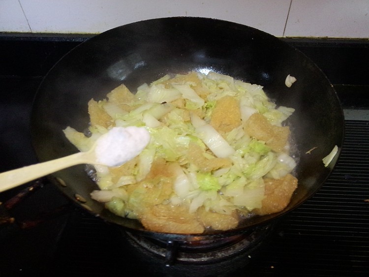 炸肉皮煮白菜的做法,炸肉皮煮白菜怎么做好吃,炸肉皮煮白菜的家常做法