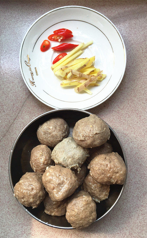 莴笋烧牛肉丸步骤3