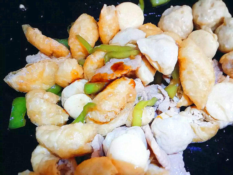 鱼丸焖豆腐步骤5