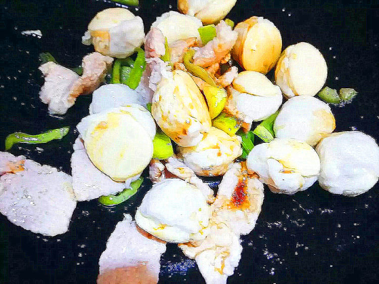 鱼丸焖豆腐步骤3