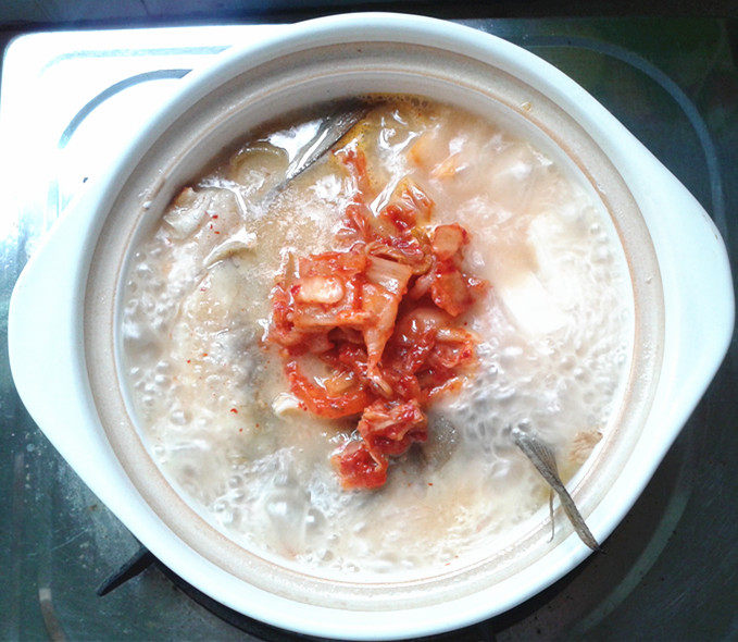 辣白菜鱼头豆腐煲步骤8