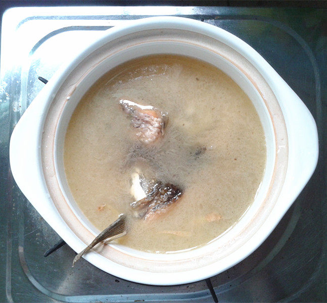 辣白菜鱼头豆腐煲步骤6