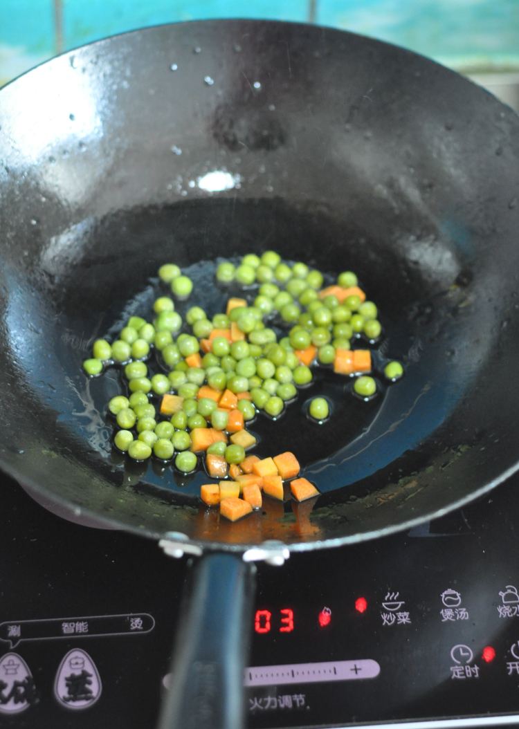 豌豆炒虾仁#本味家乡步骤3