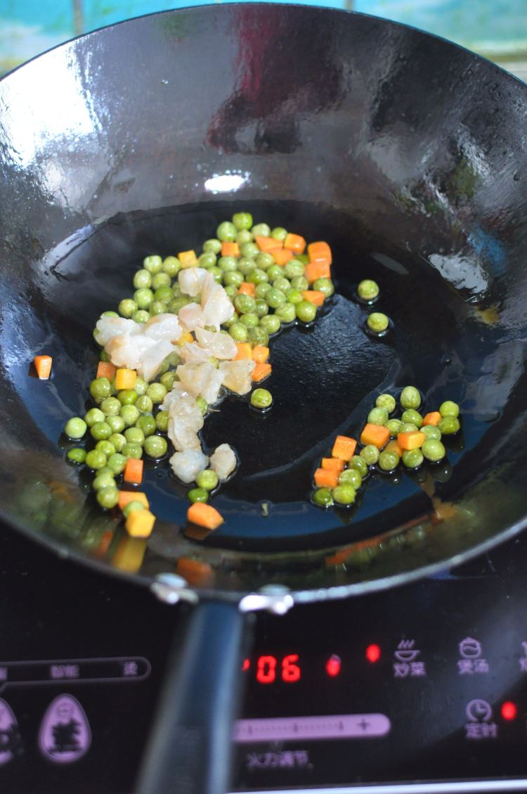 豌豆炒虾仁#本味家乡步骤4