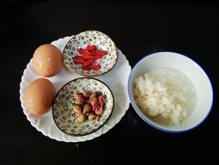 玫瑰花酒酿水铺蛋#本步骤1