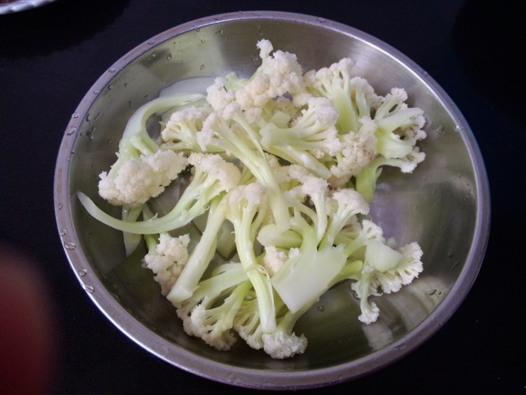 鸡蛋干酱肉炒花菜#本步骤2