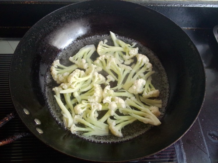 鸡蛋干酱肉炒花菜#本步骤5