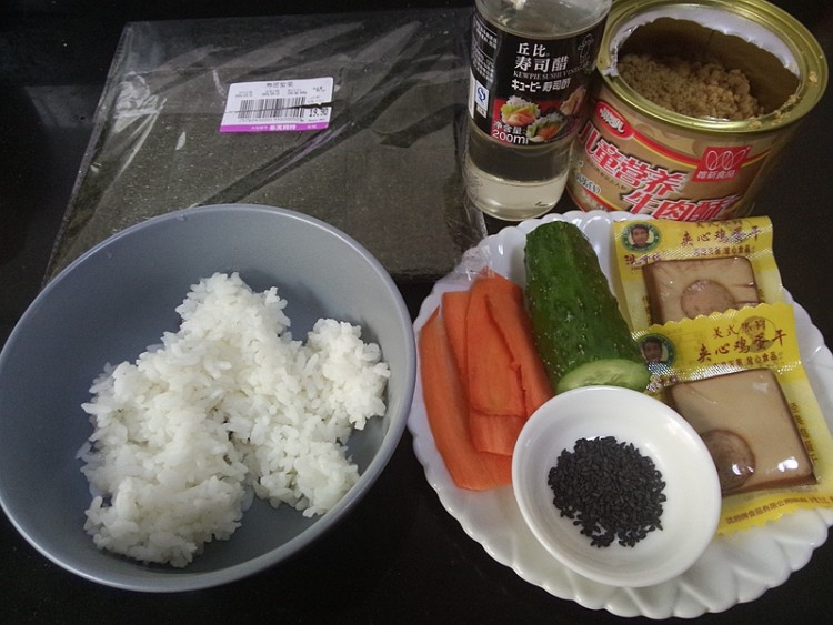 鸡蛋干肉松寿司#本味步骤1