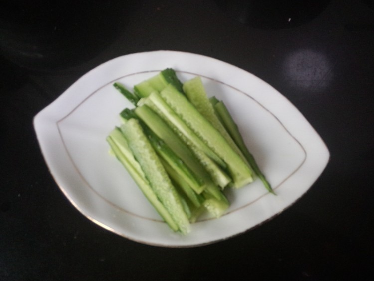 鸡蛋干肉松寿司#本味步骤2