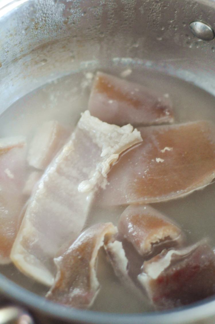 肉皮冻#本味家乡菜#步骤1