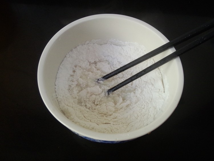 芹菜肉馅圆子步骤2