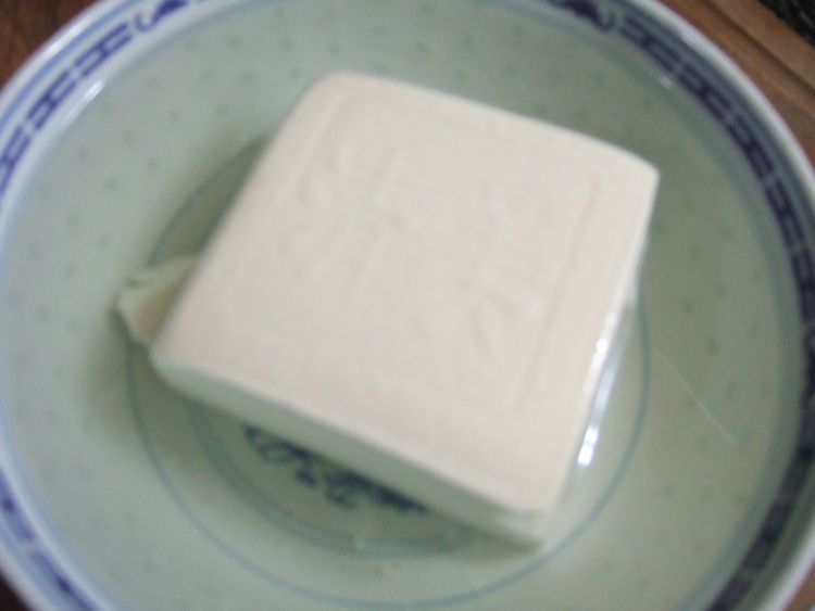 红烧豆腐#本味家乡菜#步骤1