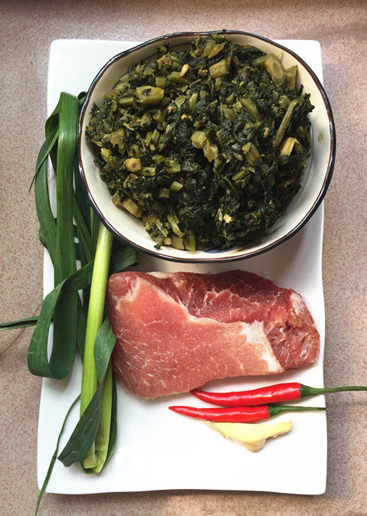 腌苦辣菜炒土猪肉丝#步骤1