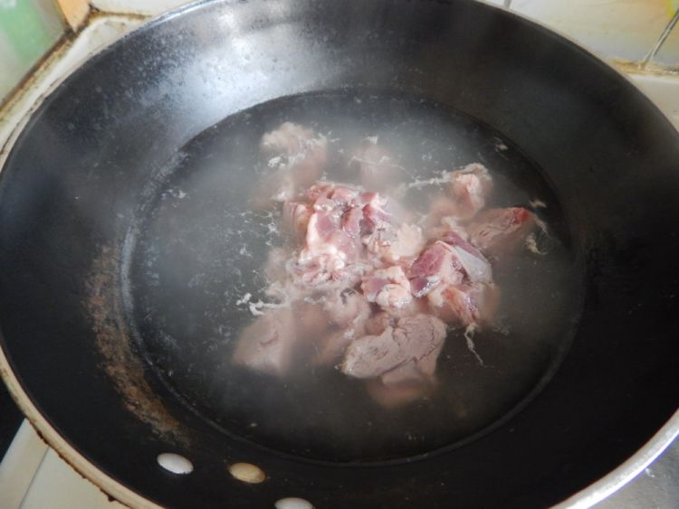 山药烧羊肉步骤2