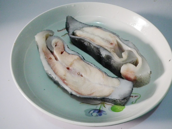 海参斑鱼汤步骤2