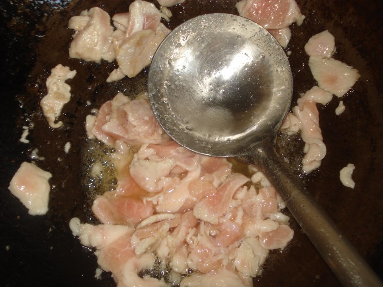 蒜黄炒小饹馇步骤2