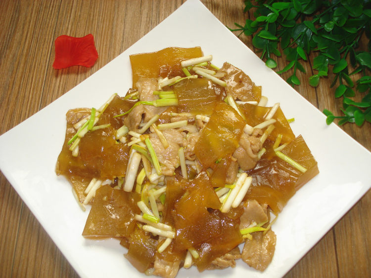 蒜黄炒小饹馇步骤8