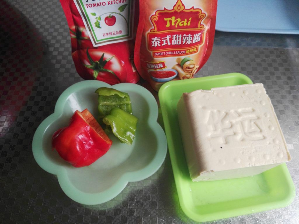 甜辣豆腐步骤1