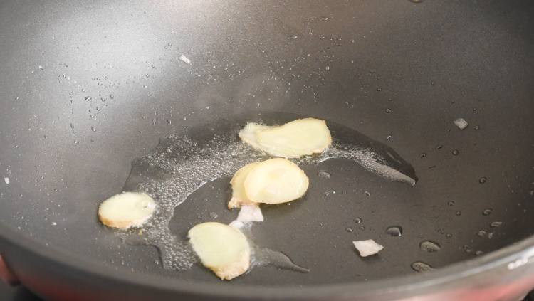 新年教你做海鲜烩饭步骤5