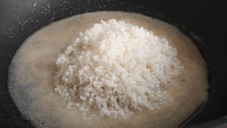 新年教你做海鲜烩饭步骤10