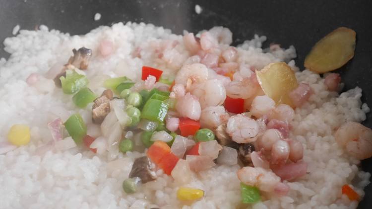 新年教你做海鲜烩饭步骤14