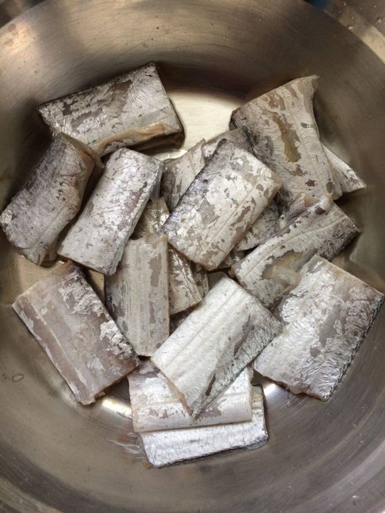 红烧带鱼步骤2