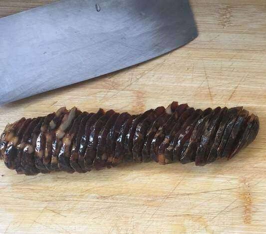 土豆蒸腊肠步骤4