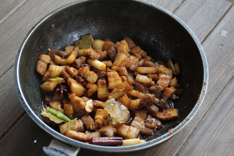 辣白菜红烧肉步骤9