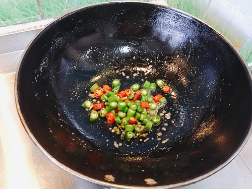 双椒鸡蛋干步骤6