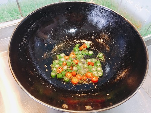 双椒鸡蛋干步骤7