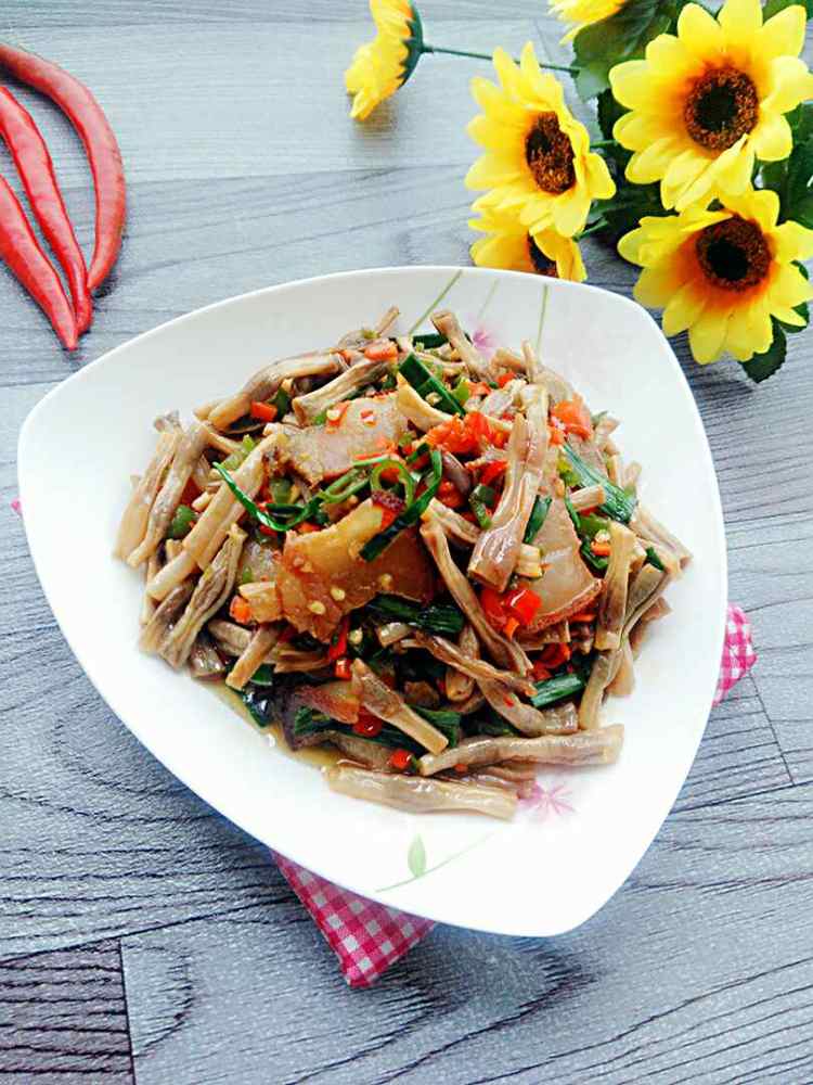 腊肉炒豆角干步骤12