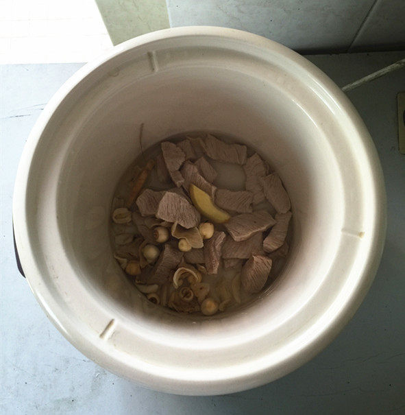 雪梨苹果瘦肉汤步骤6