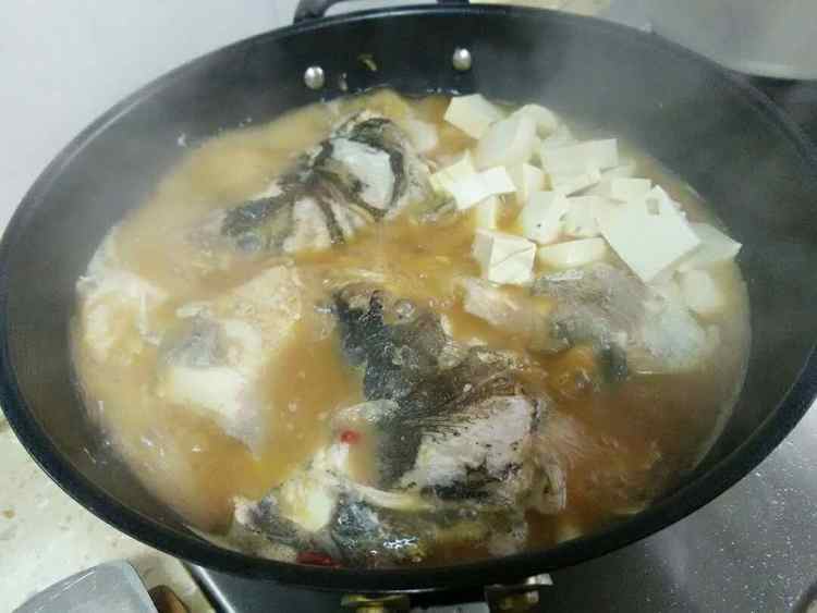 鱼头豆腐锅步骤6