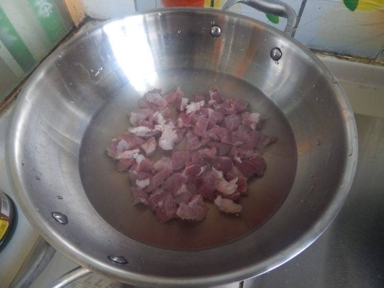青红萝卜炖羊肉步骤2