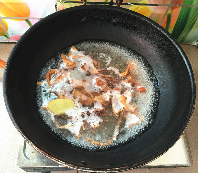 鱿鱼干煲老鸡汤步骤6