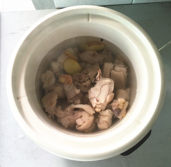 鱿鱼干煲老鸡汤步骤10