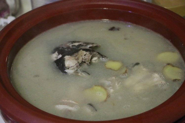 鮰鱼虫草花汤步骤6