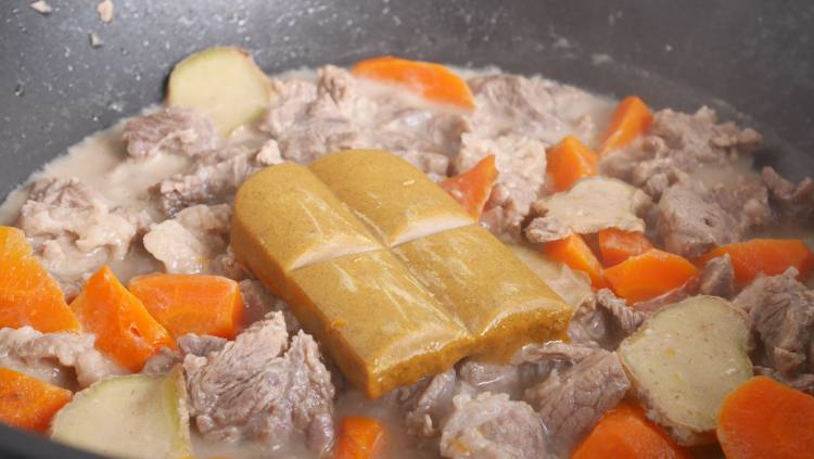 入味的咖哩牛腩步骤8