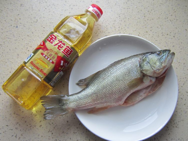 清蒸鲈鱼#非转基因金步骤1