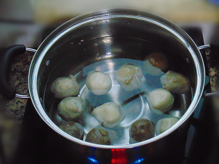 潮汕家常菜--肉丸紫菜步骤3