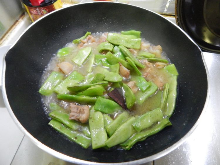 四季豆烧月牙骨步骤13