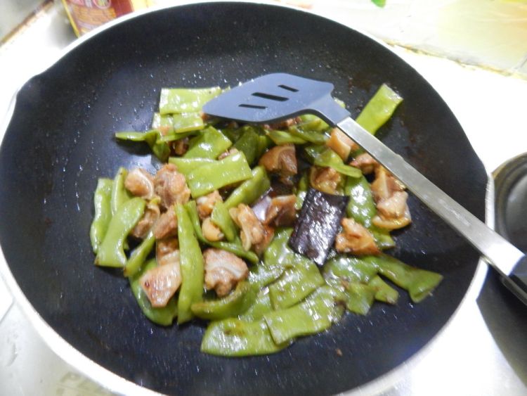 四季豆烧月牙骨步骤14
