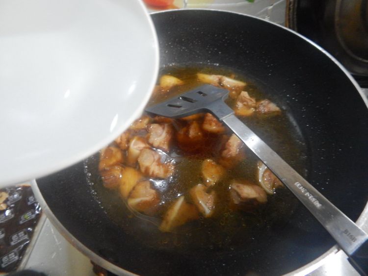 四季豆烧月牙骨步骤10