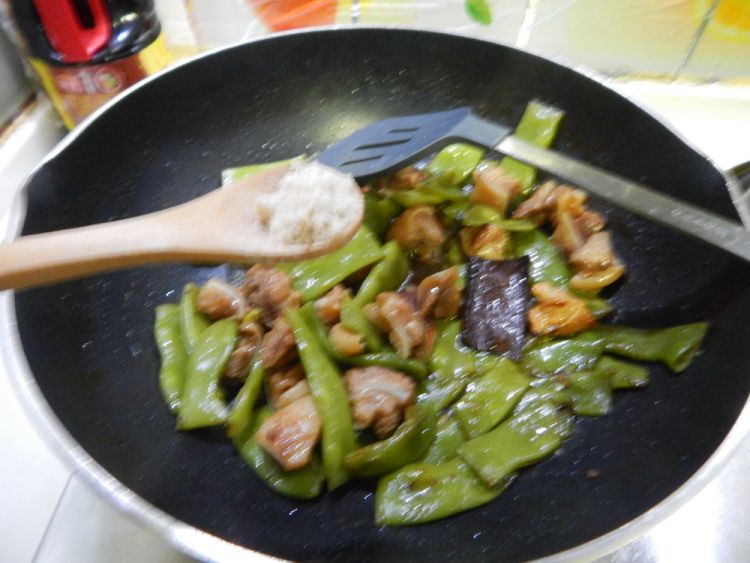 四季豆烧月牙骨步骤15