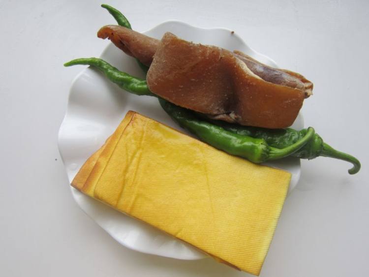 香干炒肉皮步骤1